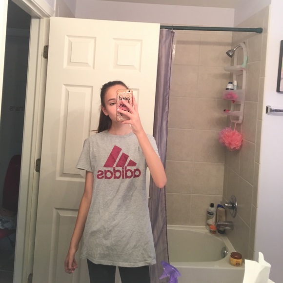 Adidas Tee - Picture 4 of 4